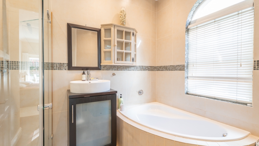 4 Bedroom Property for Sale in Claremont Upper Western Cape